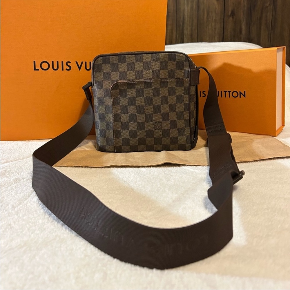 Louis Vuitton Crossbody Bag - Picture 11 of 15